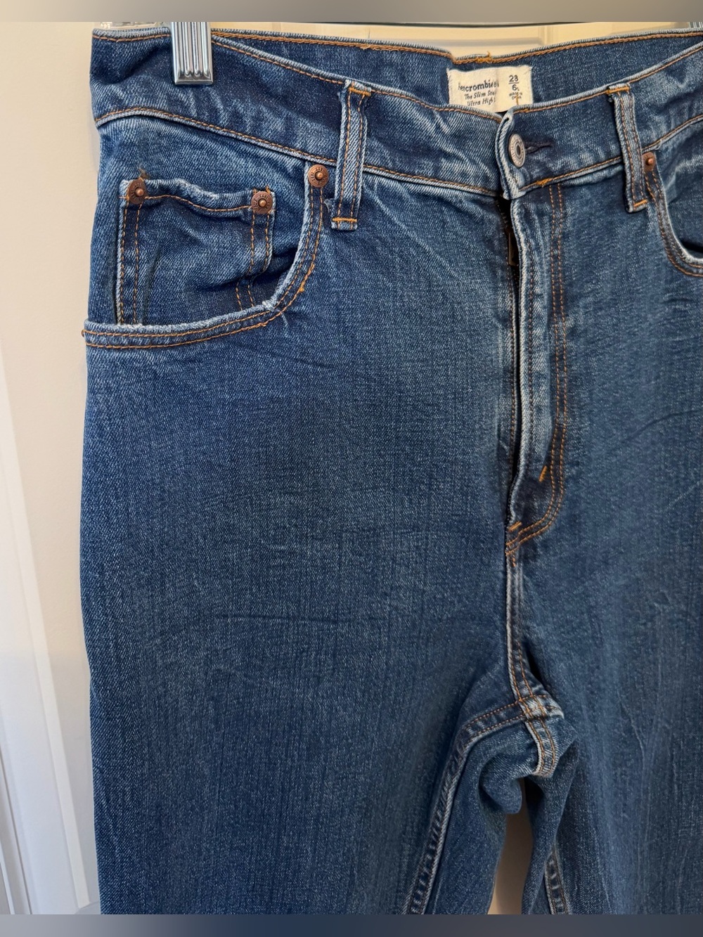 Abercrombie Curve Love Ultra High Rise Slim Straight Jeans, Size 28/6 Long - Picture 2 of 10